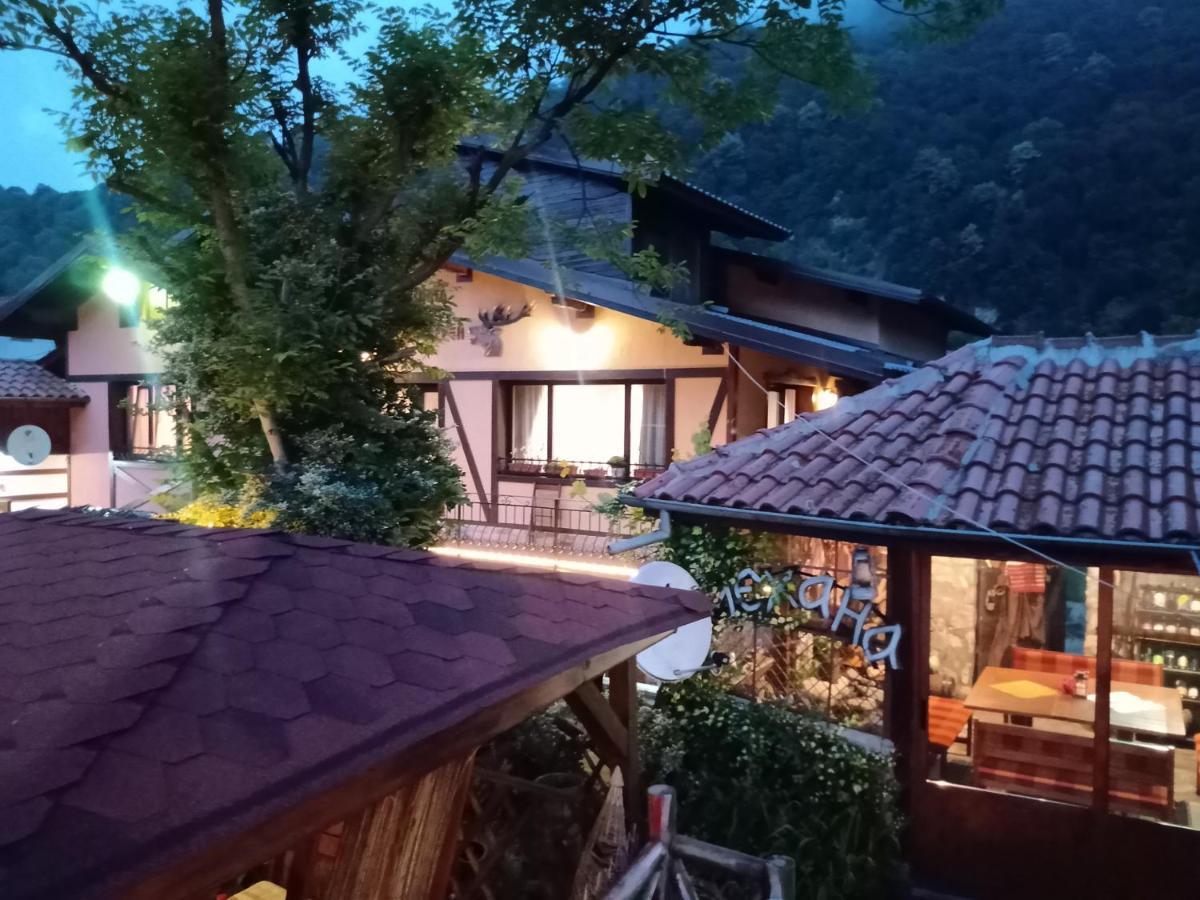 Кръчмъ При Байката Alpin Otel Ribaritsa Dış mekan fotoğraf